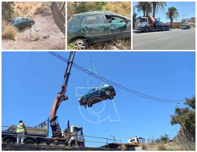 Imagen del estado en que quedó el vehículo y su recuperación este mediodía con el uso de un camión grúa/TA.